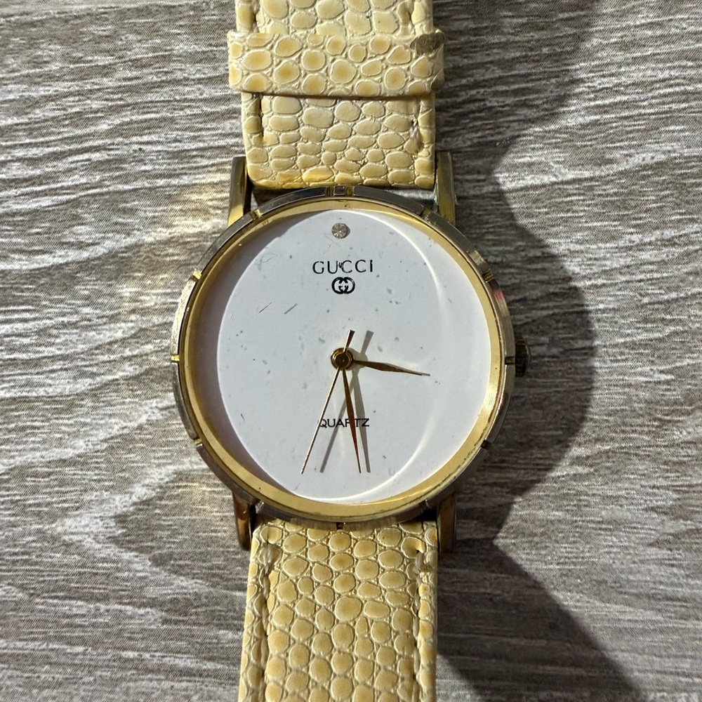 Gucci Gold and Cream Timepiece - Picture 2 of 3